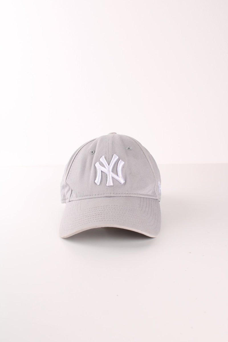 New York Yankees pale grey baseball cap with signature embroidered logo on the front and adjustable back strap 