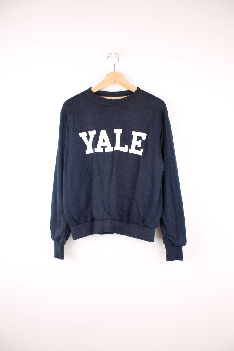 Yale University sweatshirt in black. Sportswear-style mesh lined. 