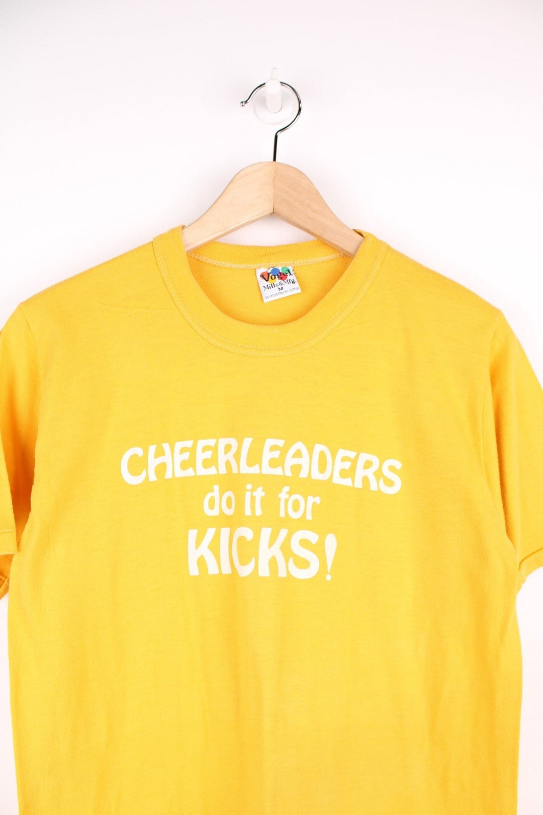 Vintage yellow 'CHEERLEADERS do it for KICKS!' spellout tee