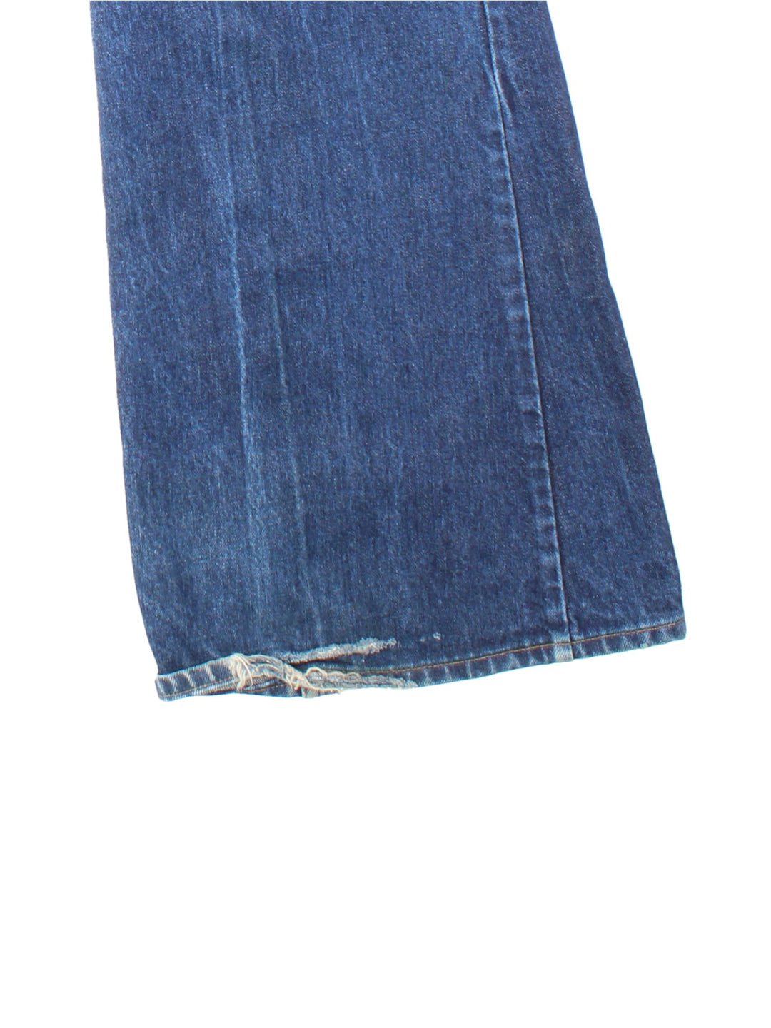 Levi Strauss flared jeans in blue with four pockets, zip and button closure, and a logo patch on the back.