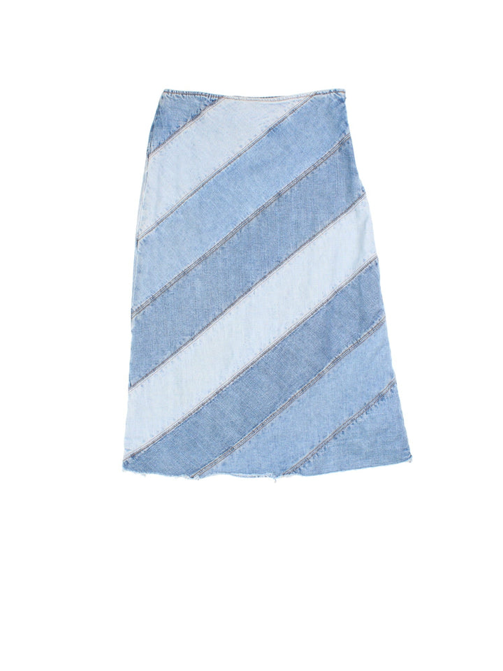 Y2K GAP Denim Midi Skirt in blue colourway. Side zip fastening and diagonal stripe detailing.