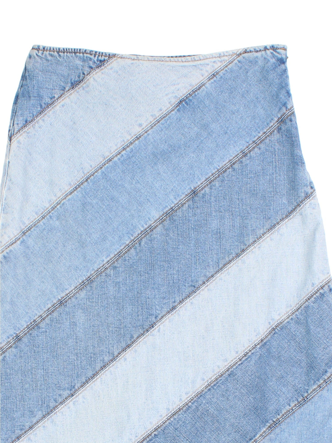 Y2K GAP Denim Midi Skirt in blue colourway. Side zip fastening and diagonal stripe detailing.