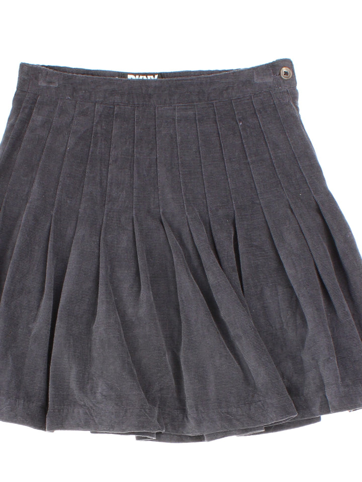 Y2K DKNY Pinstripe Pleated Mini Skirt in grey colourway. Side button/zip fastening and pleat detailing.