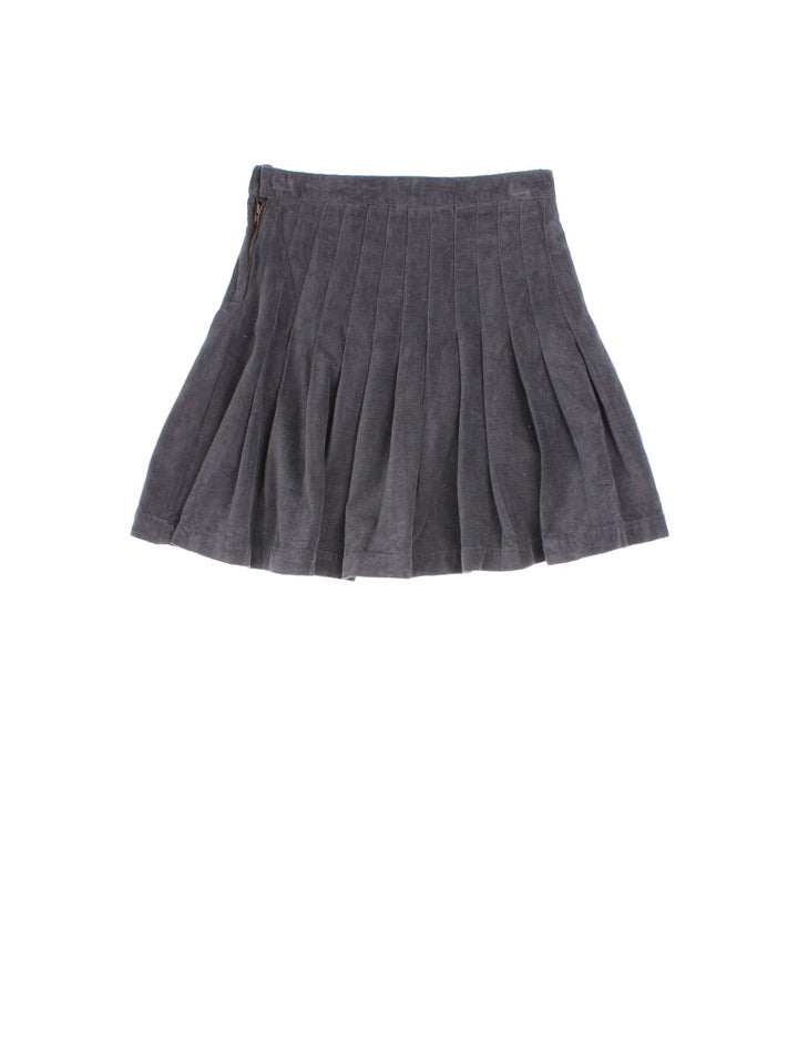 Y2K DKNY Pinstripe Pleated Mini Skirt in grey colourway. Side button/zip fastening and pleat detailing.