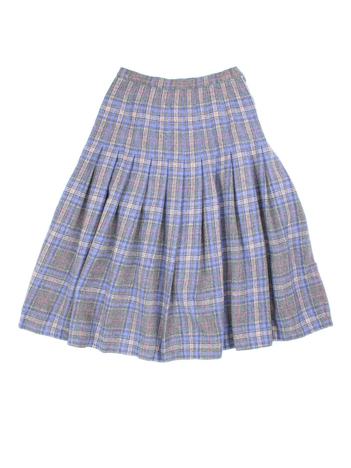 Pendleton Pleated Wool Skirt in grey colourway with pink and purple checks. Side button/zip fastening and pleat detailing.