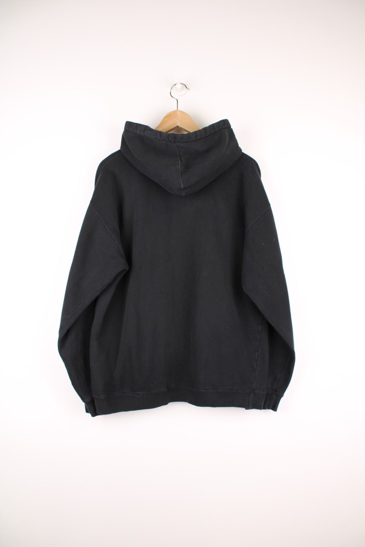 Quiksilver Hoodie in a black colourway with the spell out logo embroidered across the front. 