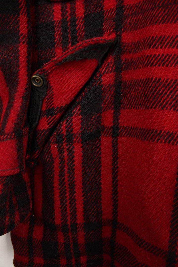 Vintage 1940's Soo Woolen Mills Buffalo Plaid Jacket in a red and black colourwar, button up with a big camp collar, and has multiple pockets. 