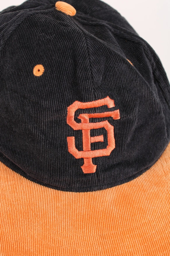 San Francisco Giants MLB Corduroy Snapback in a black and orange colourway with the team logo embroidered on the front, and has an adjustable snapback.