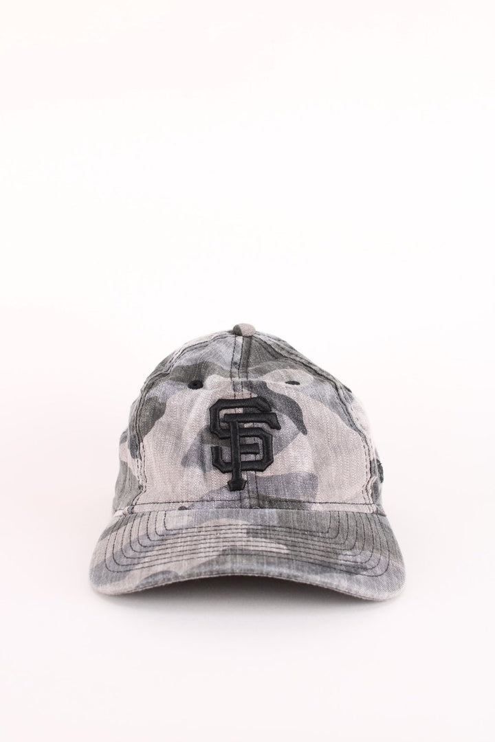 San Francisco Giants MLB Camo Cap in a grey and black colourway with the logo embroidered on the front, has an adjustable strap and is women's sizing.