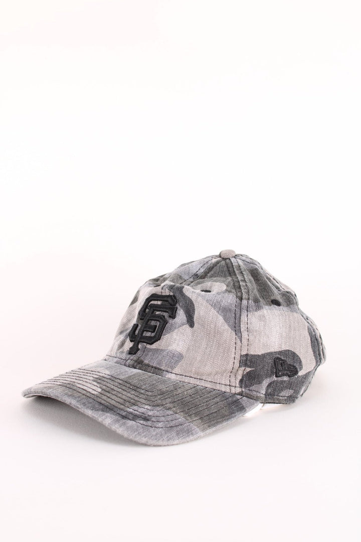 San Francisco Giants MLB Camo Cap in a grey and black colourway with the logo embroidered on the front, has an adjustable strap and is women's sizing.