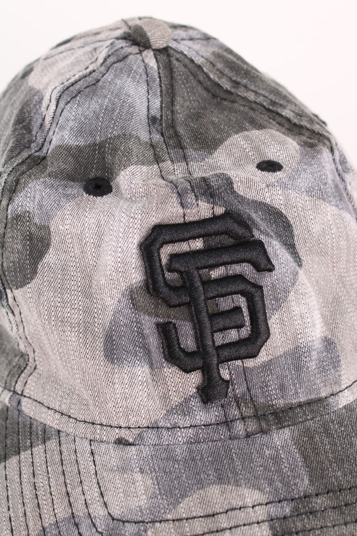 San Francisco Giants MLB Camo Cap in a grey and black colourway with the logo embroidered on the front, has an adjustable strap and is women's sizing.