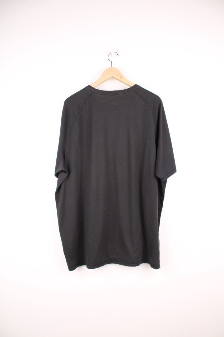 Carhartt Force, Relaxed Fit black T-Shirt with chest pocket and embroidered logo.