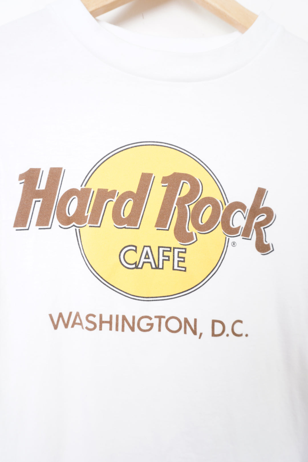 Vintage Hard Rock Cafe Washington D.C white t-shirt spell-out detail on the chest and single stitch sleeves