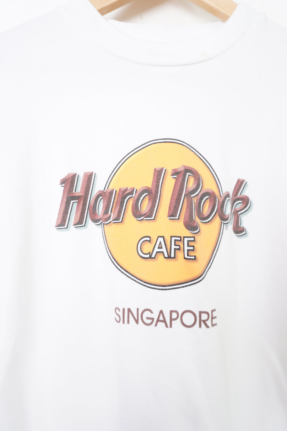 Vintage Hard Rock Cafe Singapore white t-shirt with spell-out logo on the chest 