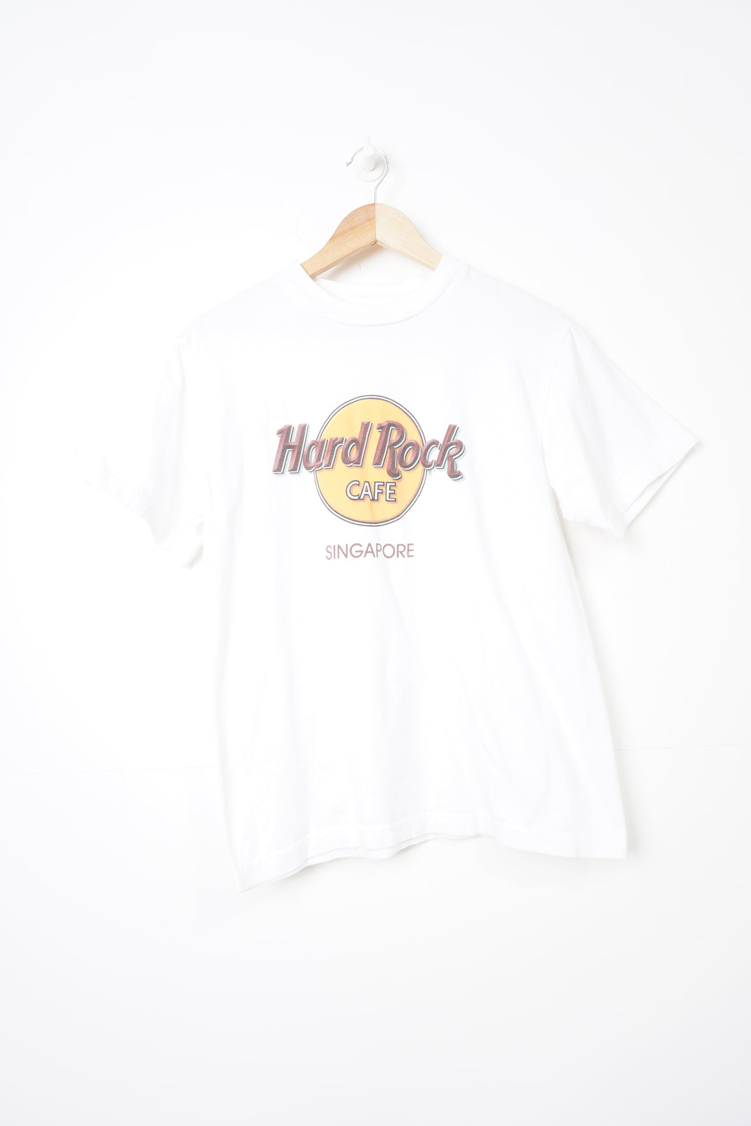 Vintage Hard Rock Cafe Singapore white t-shirt with spell-out logo on the chest 