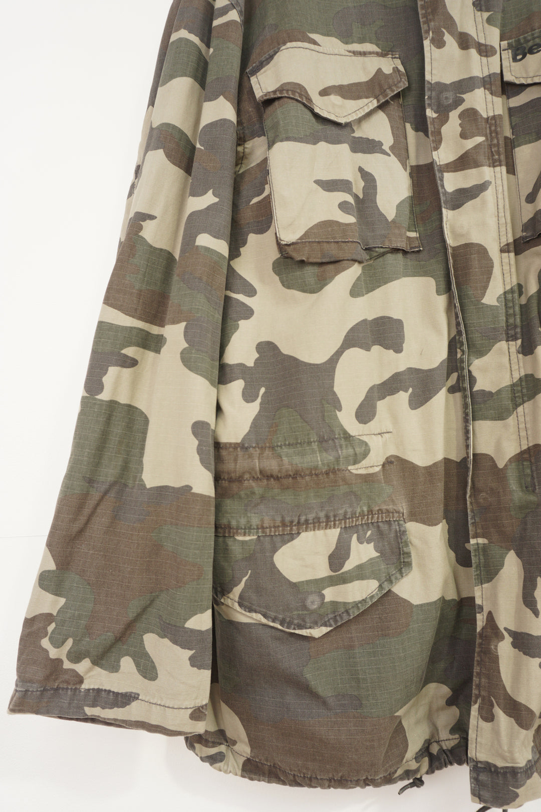 Vintage Bench zip through, camouflage jacket with multiple pockets printed logo on the front pocket