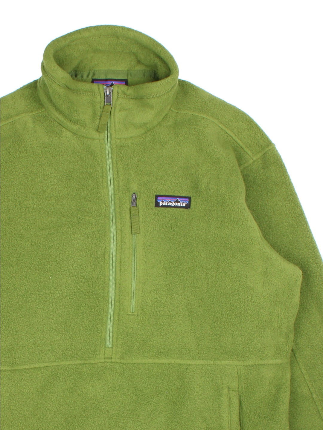 Patagonia 1/2 Zip Synchilla Fleece in a green colourway. Side pockets and small classic logo on the front.