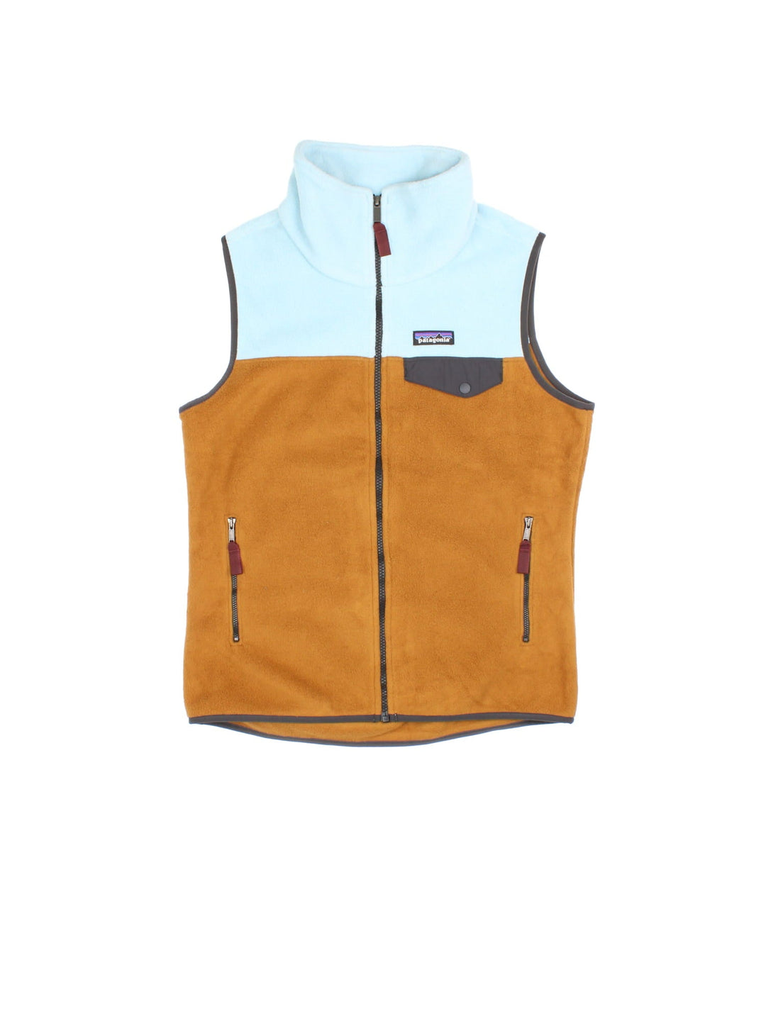 Patagonia Synchilla Fleece Gilet in a brown & blue colourway. Full zip and multiple pockets on the front, with the small classic logo just above the button pocket .