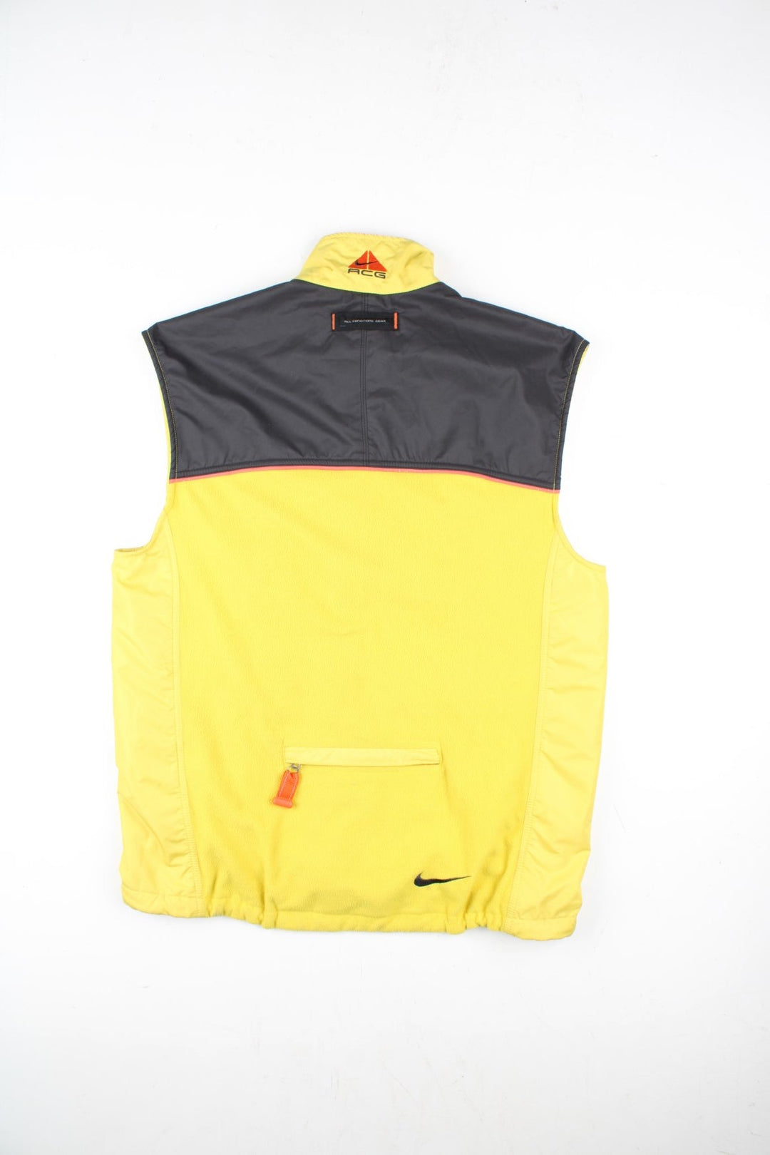 Vintage Nike ACG Gilet in a yellow/black colourway. Zip up with side/back zip pockets and fleece lining, and has the logo embroidered on the front and back.