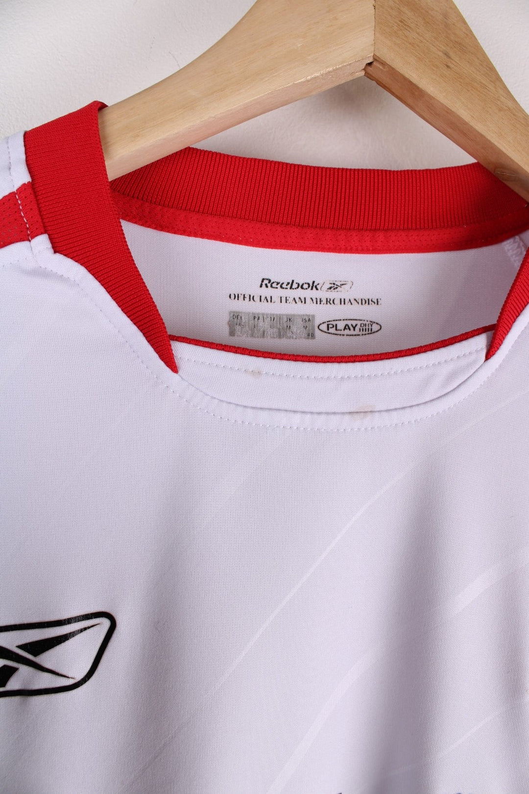 Liverpool 2005/06 Reebok Football Shirt in the white away kit colourway, features printed logo and badge on the front.