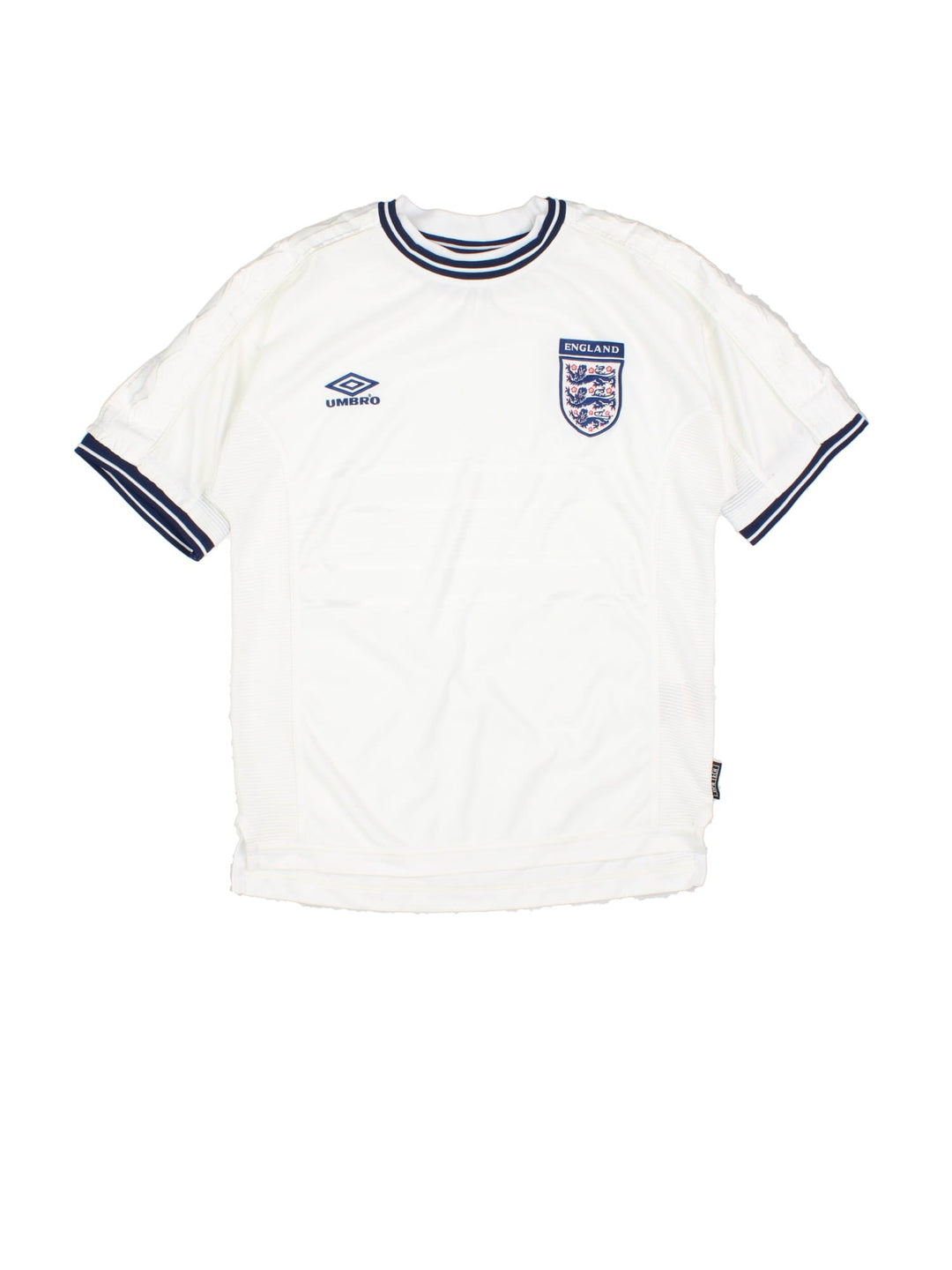 England 1999/00 Umbro Football Shirt in the white home kit colourway, features embroidered logos and badge on the front.