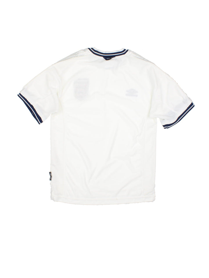 England 1999/00 Umbro Football Shirt in the white home kit colourway, features embroidered logos and badge on the front.