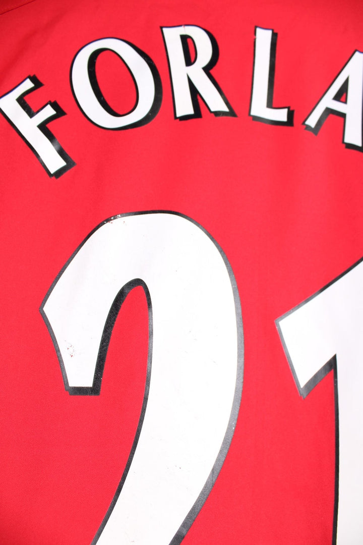 Manchester United 2002/04  Football Shirt in the  home colourway, features embroidered logo and badge on the front, and has Diego Forlan number 21 printed on the back.