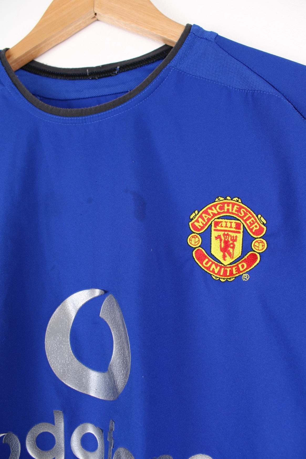 2002-03 Nike, Vodafone Manchester United Shirt. Features embroidered logo on the chest.