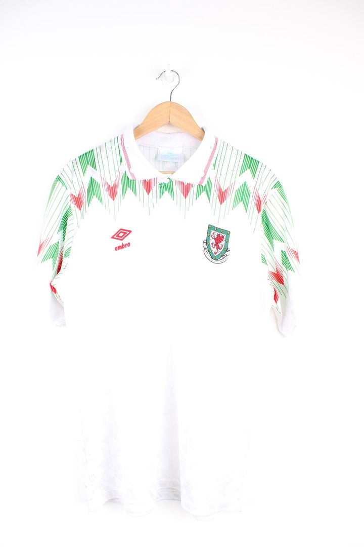 1990-93 Umbro Wales away Football Shirt. Features puff print logo on the chest.