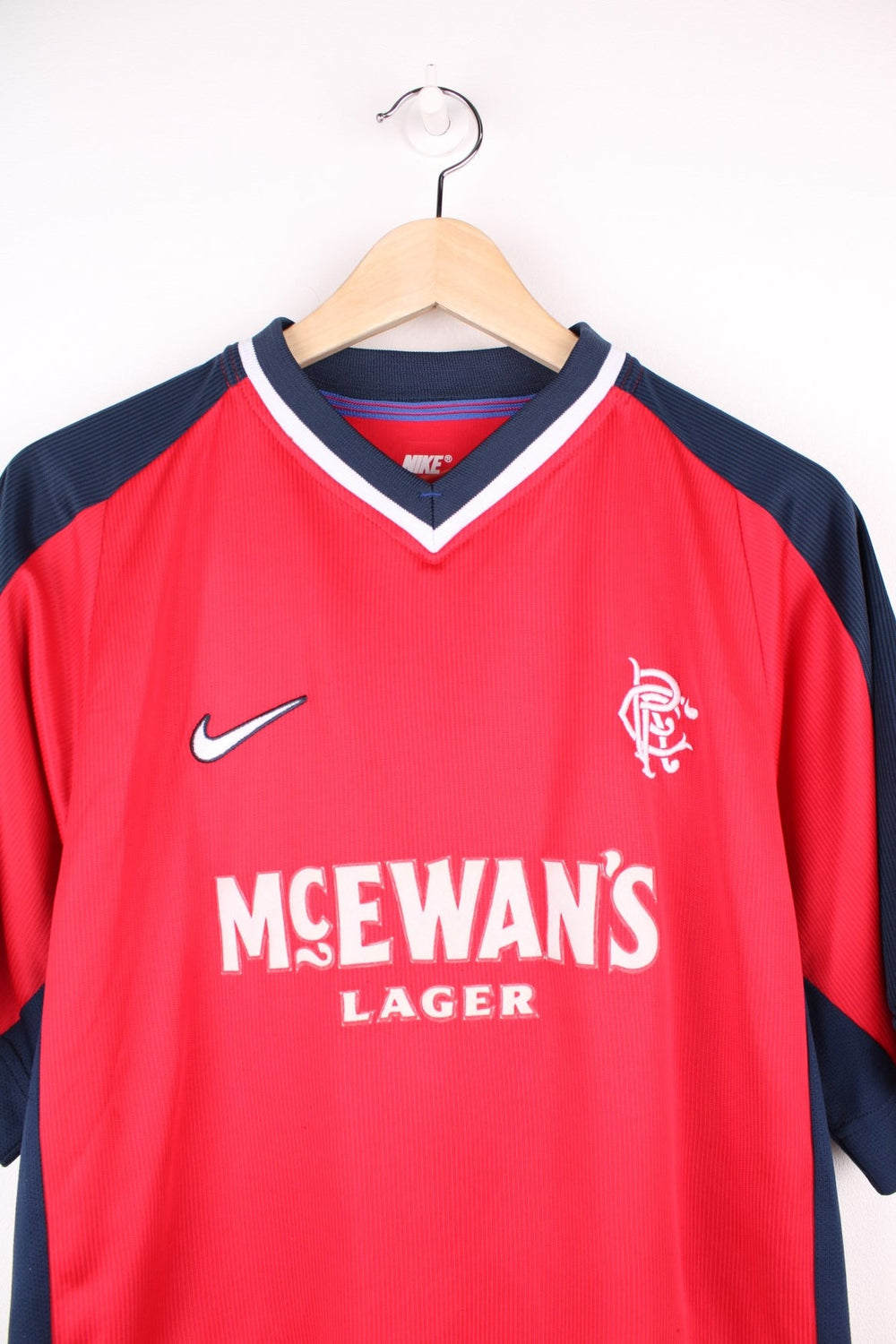 Rangers 1998/99  Football Shirt in the  away colourway, features embroidered logo and badge on the front.