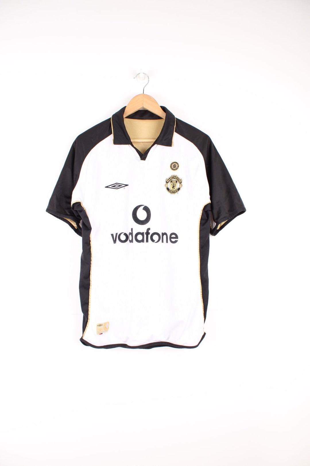 2001-02 Manchester United away Umbro reversible shirt. Features embroidered logo on the chest. 