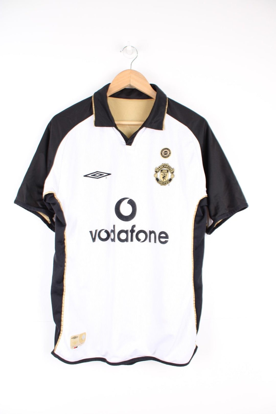 2001-02 Manchester United away Umbro reversible shirt. Features embroidered logo on the chest. 