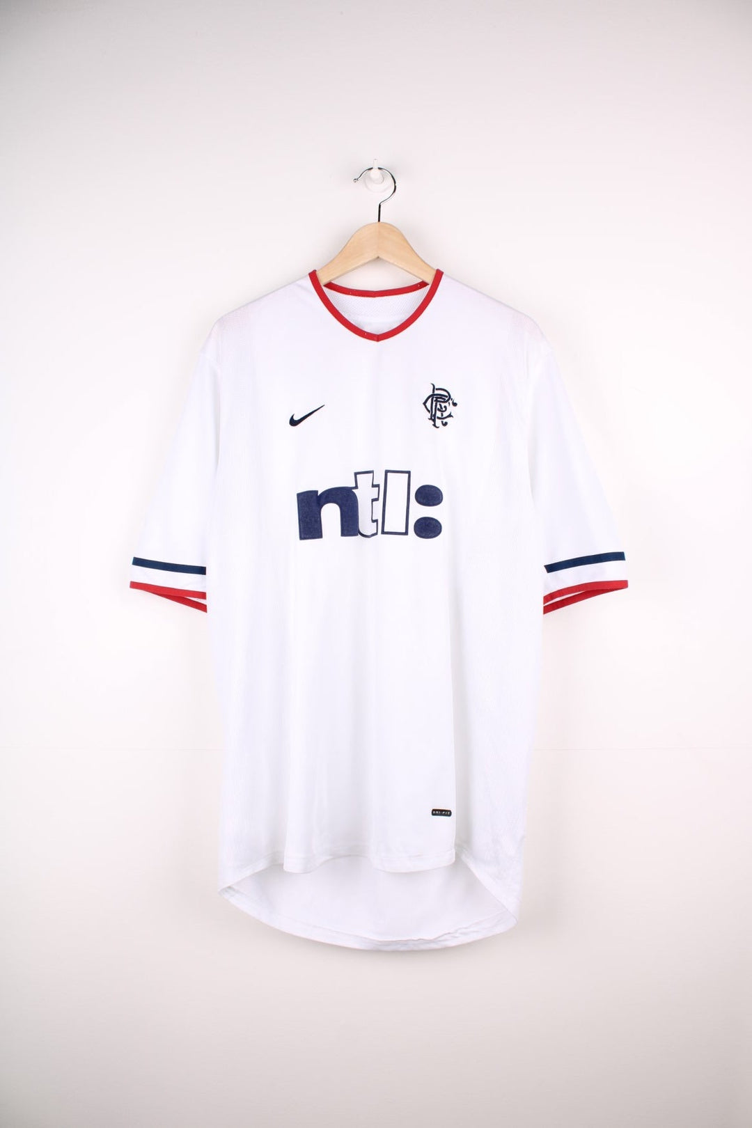 Rangers 2001/02 Nike Football Shirt in the white away kit colourway, features embroidered logo and badge on the front.