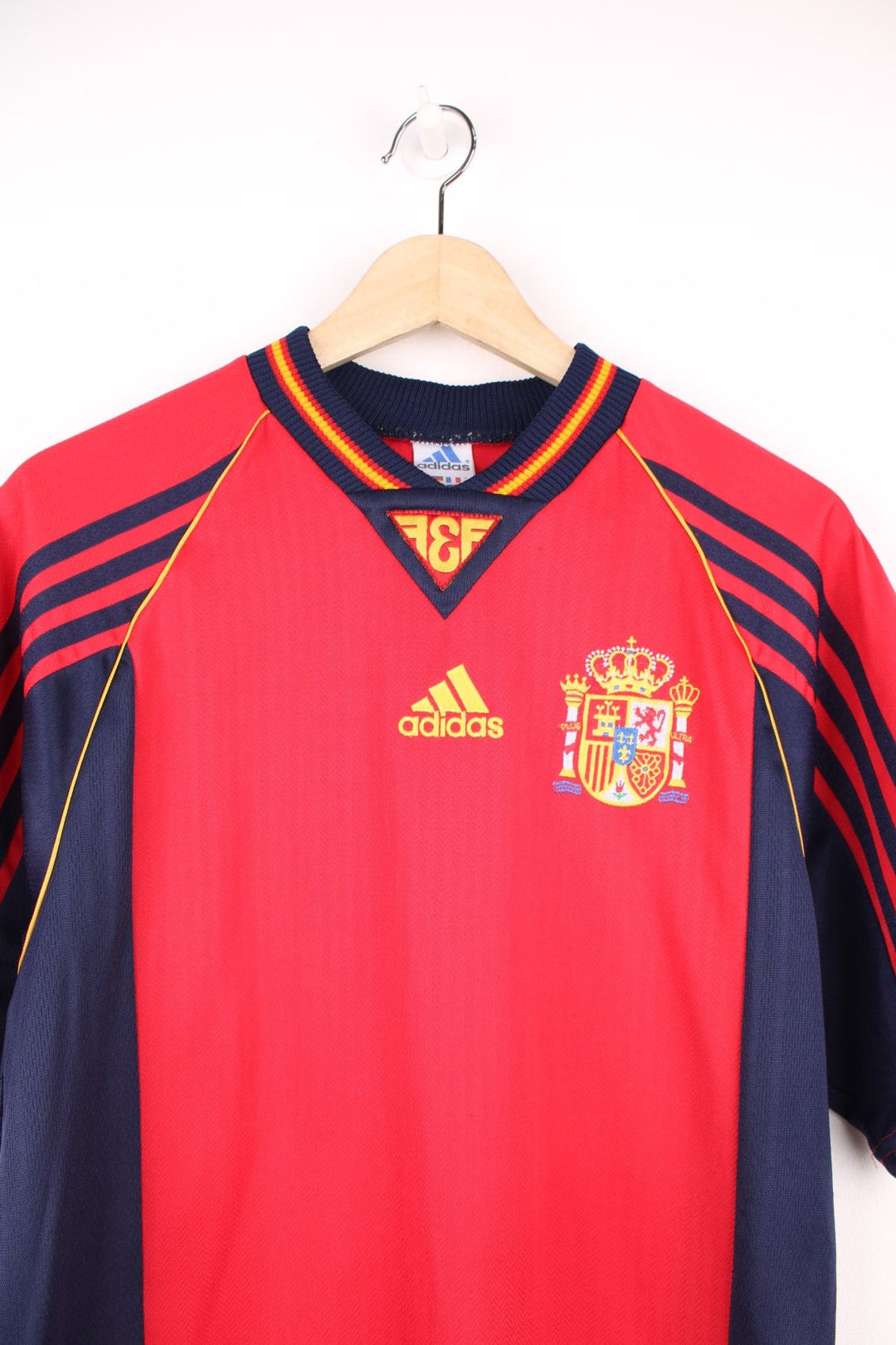 Vintage 1998/1999 Adidas Spain Home Football Shirt. Features embroidered logo and badge.  