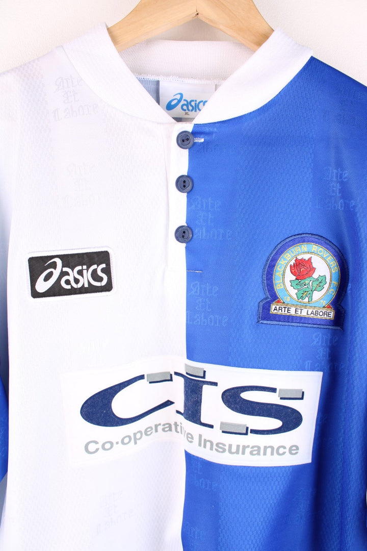 Blackburn Rovers 1996/97  Longsleeve Football Shirt in the  and white home kit colourway, features embroidered logos and badge on the front.