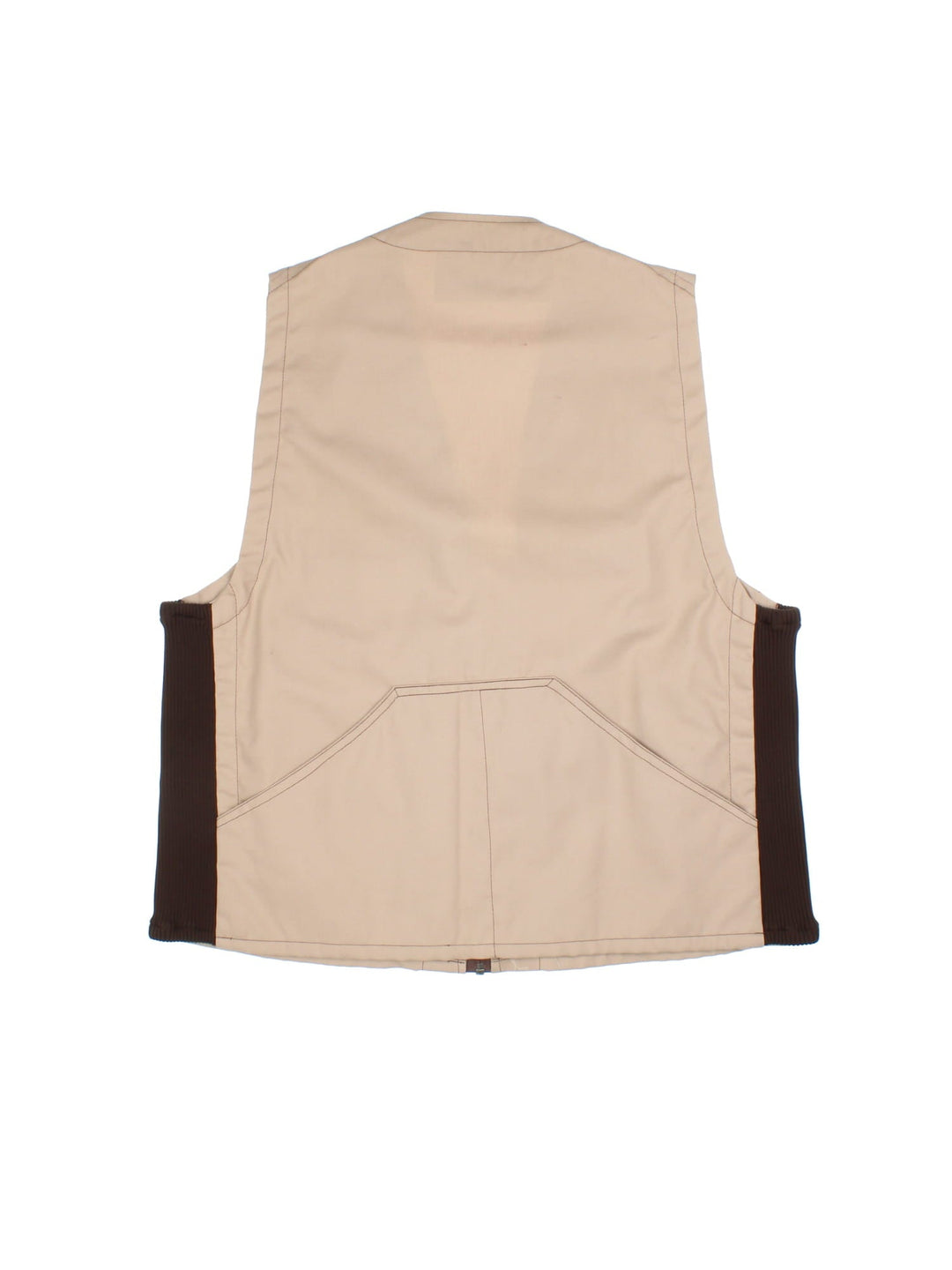 Vintage 90's Barbour Hunting Vest in a brown colourway. Zips up and has multiple pockets, and the logo and Porsche badge embroidered on the front.