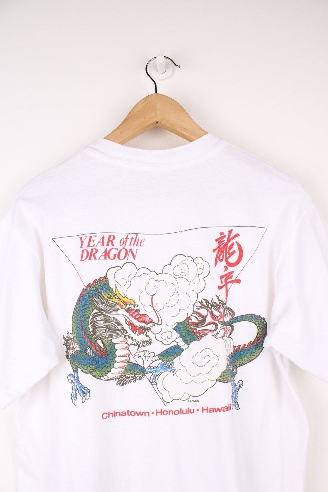 Vintage 90's Hanes Beefy T. Features spell-out "Chinatown Honolulu Hawaii" on the front with large dragon graphic on the back