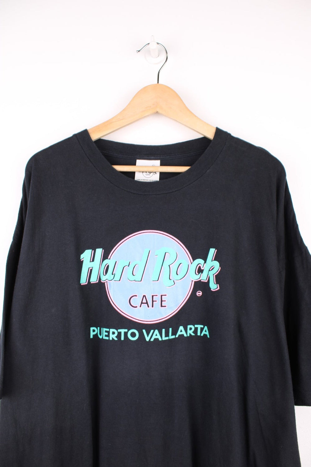 Vintage 90s Hard Rock Cafe, Puerto Vallarta single stitch T-Shirt with print across the front.