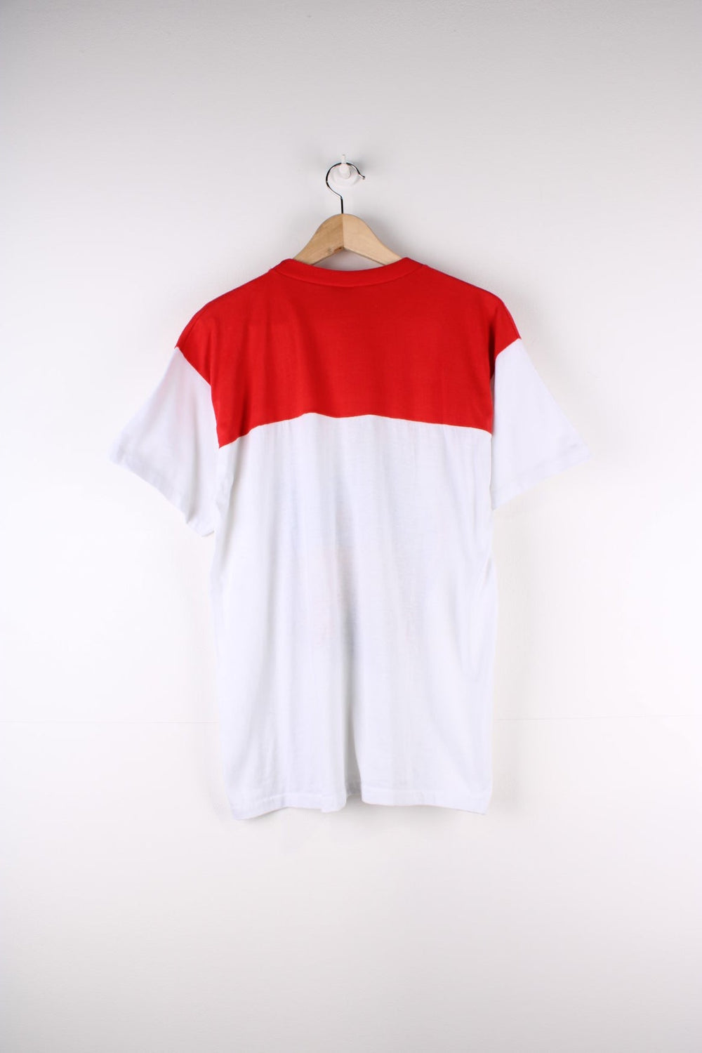 Vintage 90's Puerto Rico Graphic Single Stitch T-Shirt in a white and red colourway with a beach graphic printed on the front.