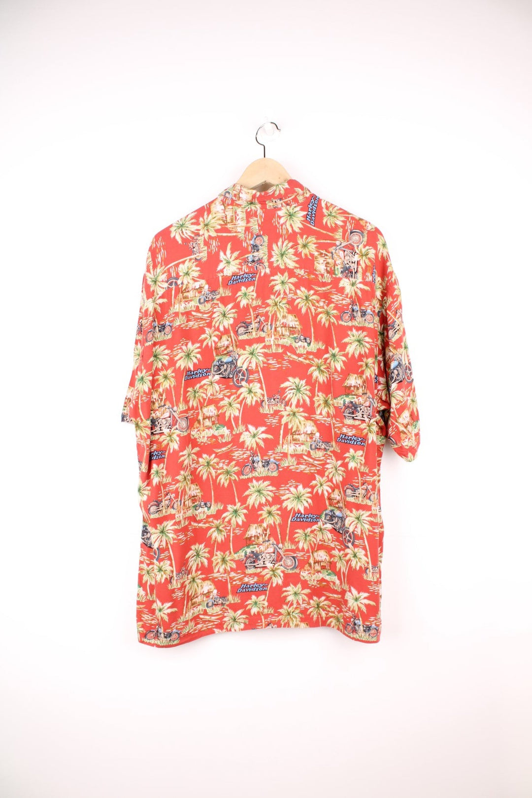 Harley Davidson Hawaiian Shirt in a red colourway with palm trees and motorbikes printed all over, button up shirt and has a chest pocket. 