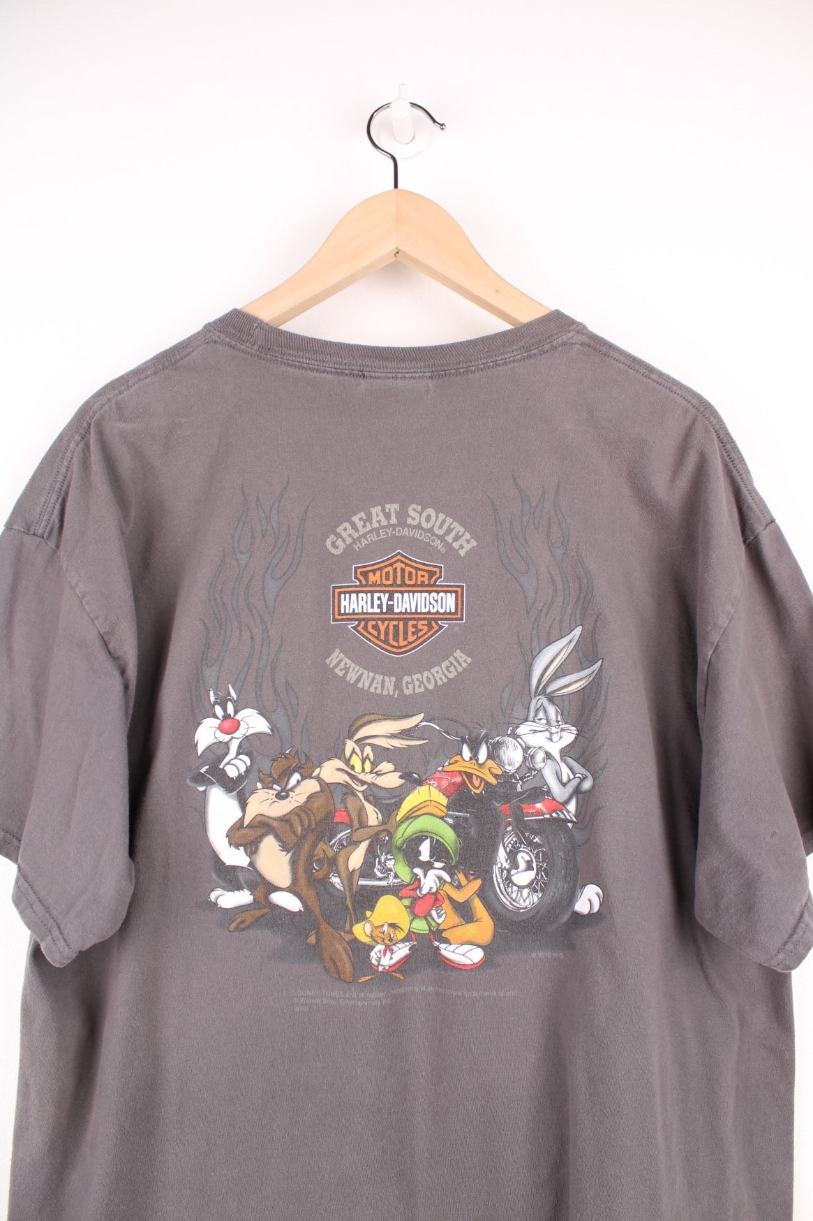 Harley Davidson 2012 Looney Tunes, Lola Bunny, Bombshell T-Shirt in grey.