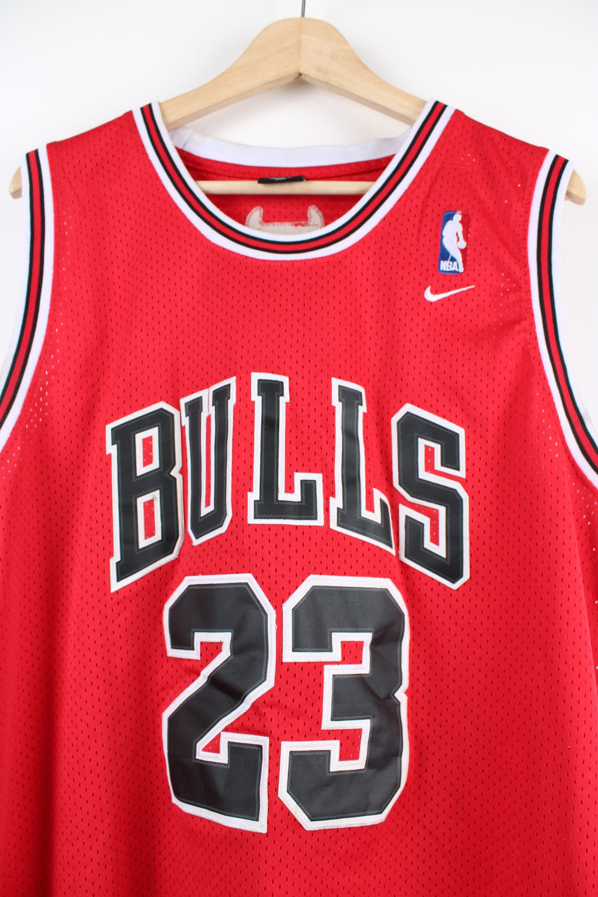 Chicago bulls 23 jordan red jersey hotsell