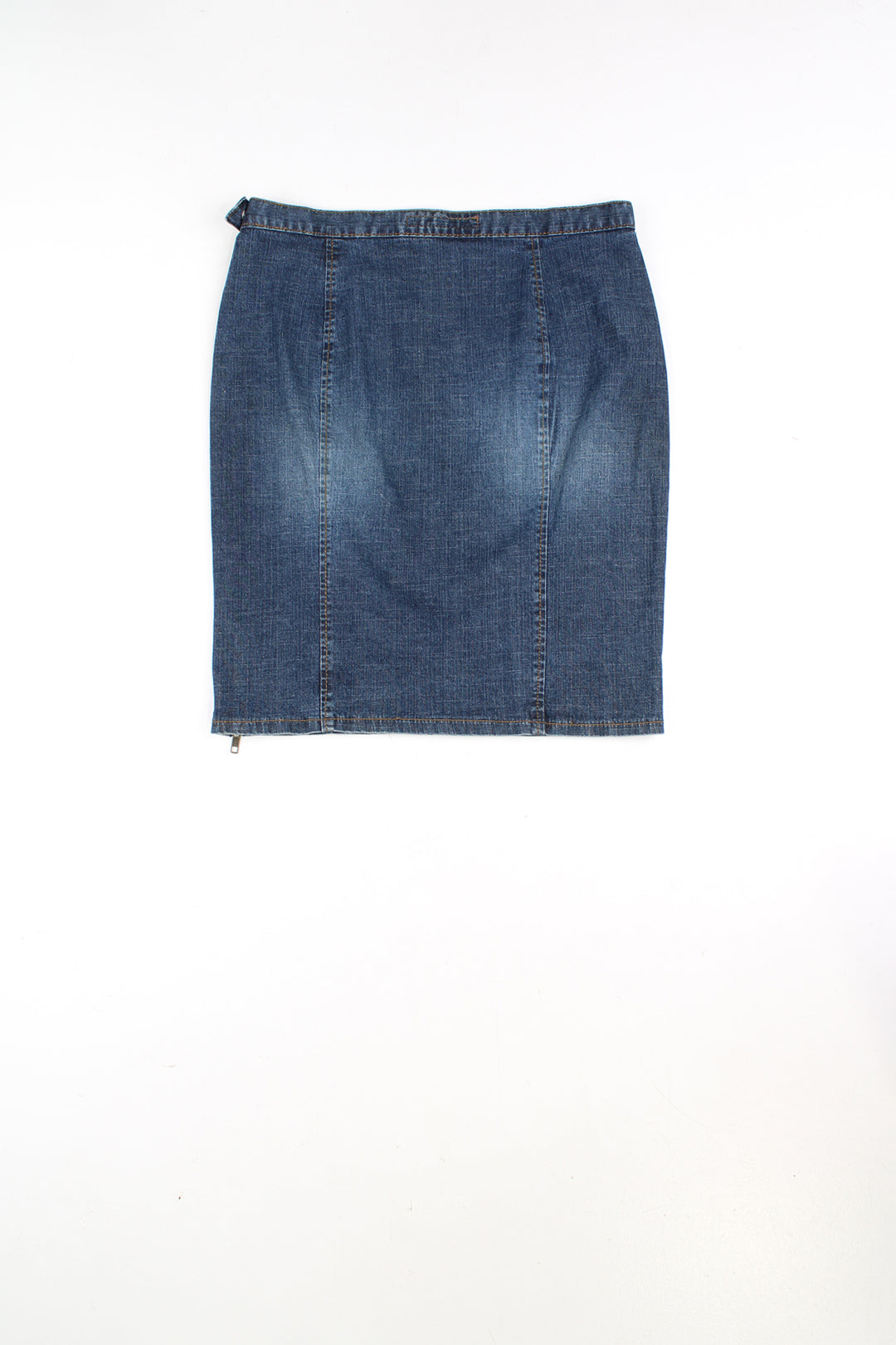 Vintage Y2K FCUK denim skirt with zip down the side. Zip is fully functional and can be zipped all the way up. Mid rise fit, could be worn high-waisted depending on measurements. good condition Size in Label: 12 - Measures more like a 10 (M)