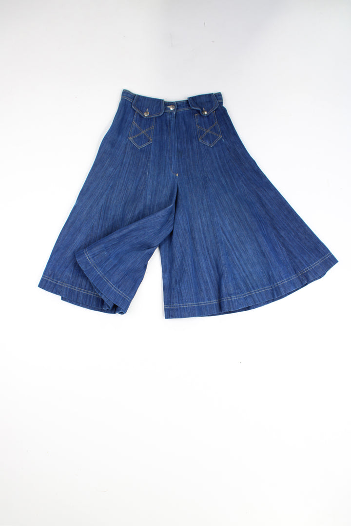  Vintage 70's denim Gaucho Culottes. High waist Culottes with western style pockets. Made by Etam.  good condition - small mark on near the fly (see photos)  Size in Label:  No Size - Measures like a UK Womens XXS