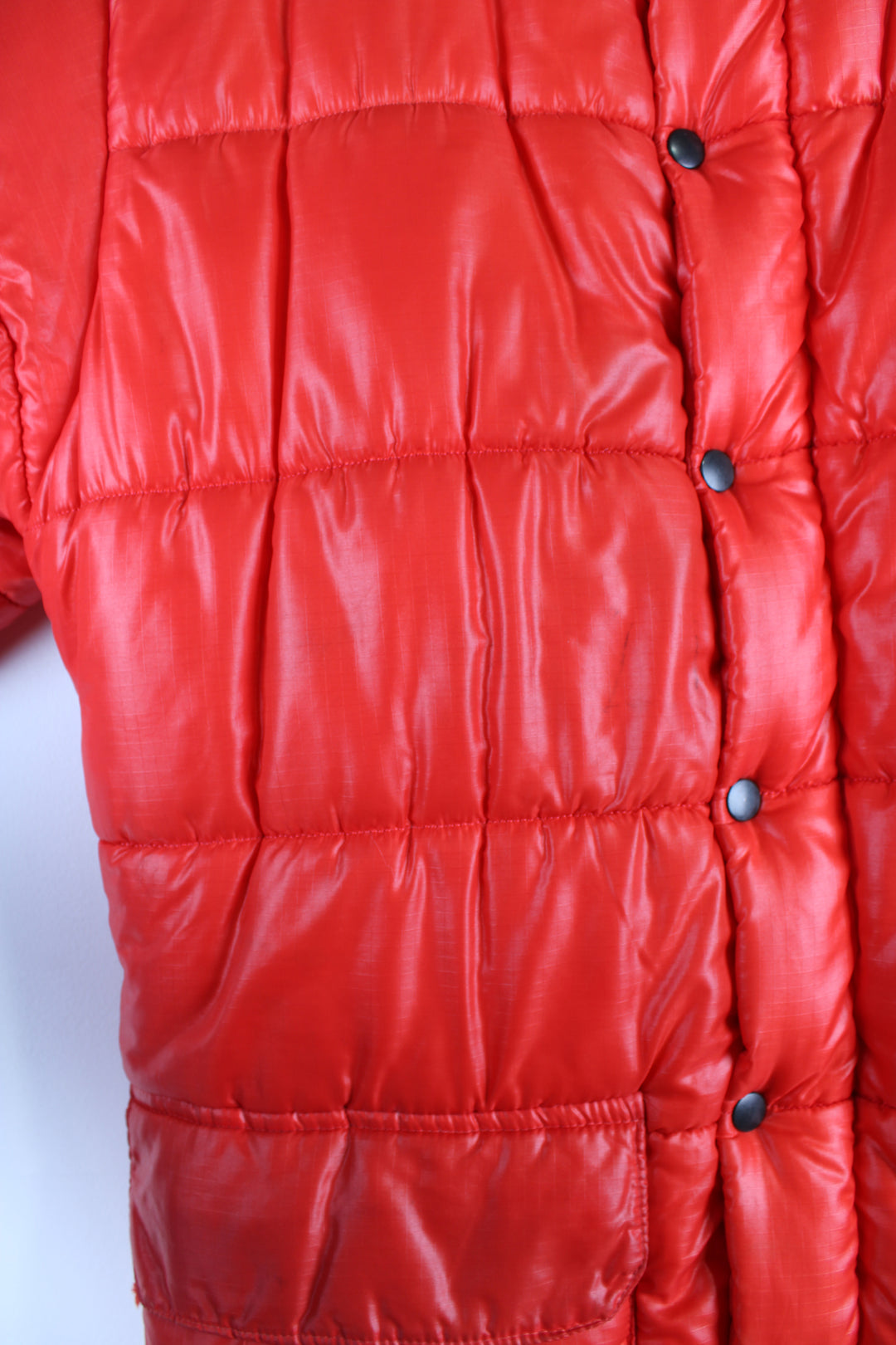 Vintage 1980's orange/red Mountain Equipment Cerro Torre zip through puffer jacket with embroidered logo on chest