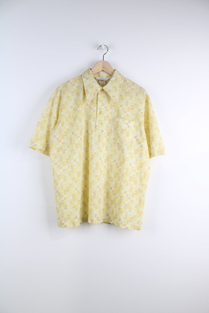 Vintage 70's Jantzen Patterned Shirt in a yellow and orange colourway, button up with chest pockets, and dagger collar.