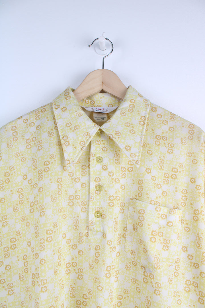 Vintage 70's Jantzen Patterned Shirt in a yellow and orange colourway, button up with chest pockets, and dagger collar.