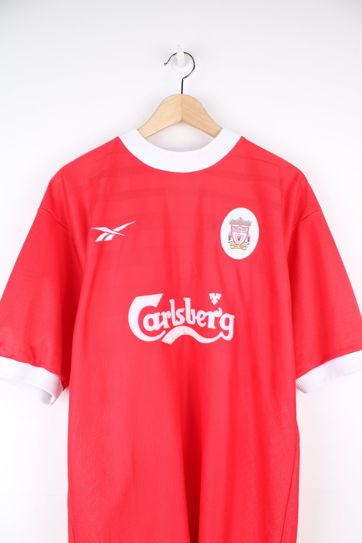 Vintage 1998-00 Liverpool F.C football shirt with embroidered badges and raised sponsor good condition- light discolouring on the sponsor good condition Size in Label: 38"/ 40" - Measures like a mens M