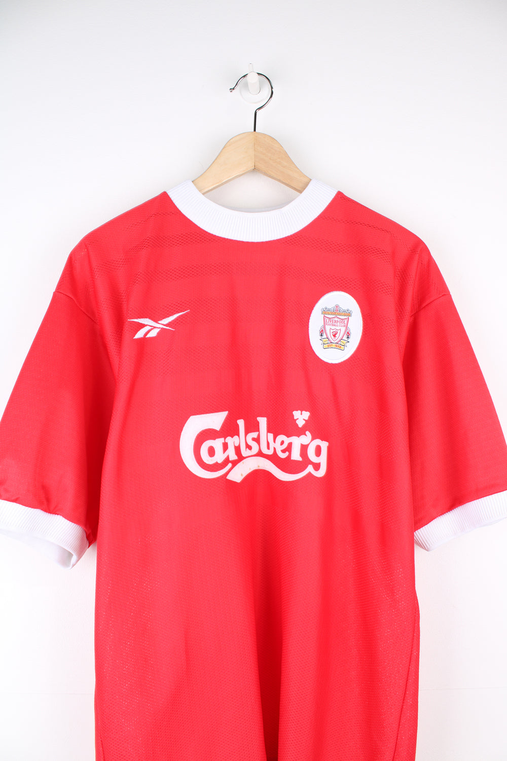 Vintage 1998-00 Liverpool F.C football shirt with embroidered badges and raised sponsor good condition- light discolouring on the sponsor good condition Size in Label: 38"/ 40" - Measures like a mens M