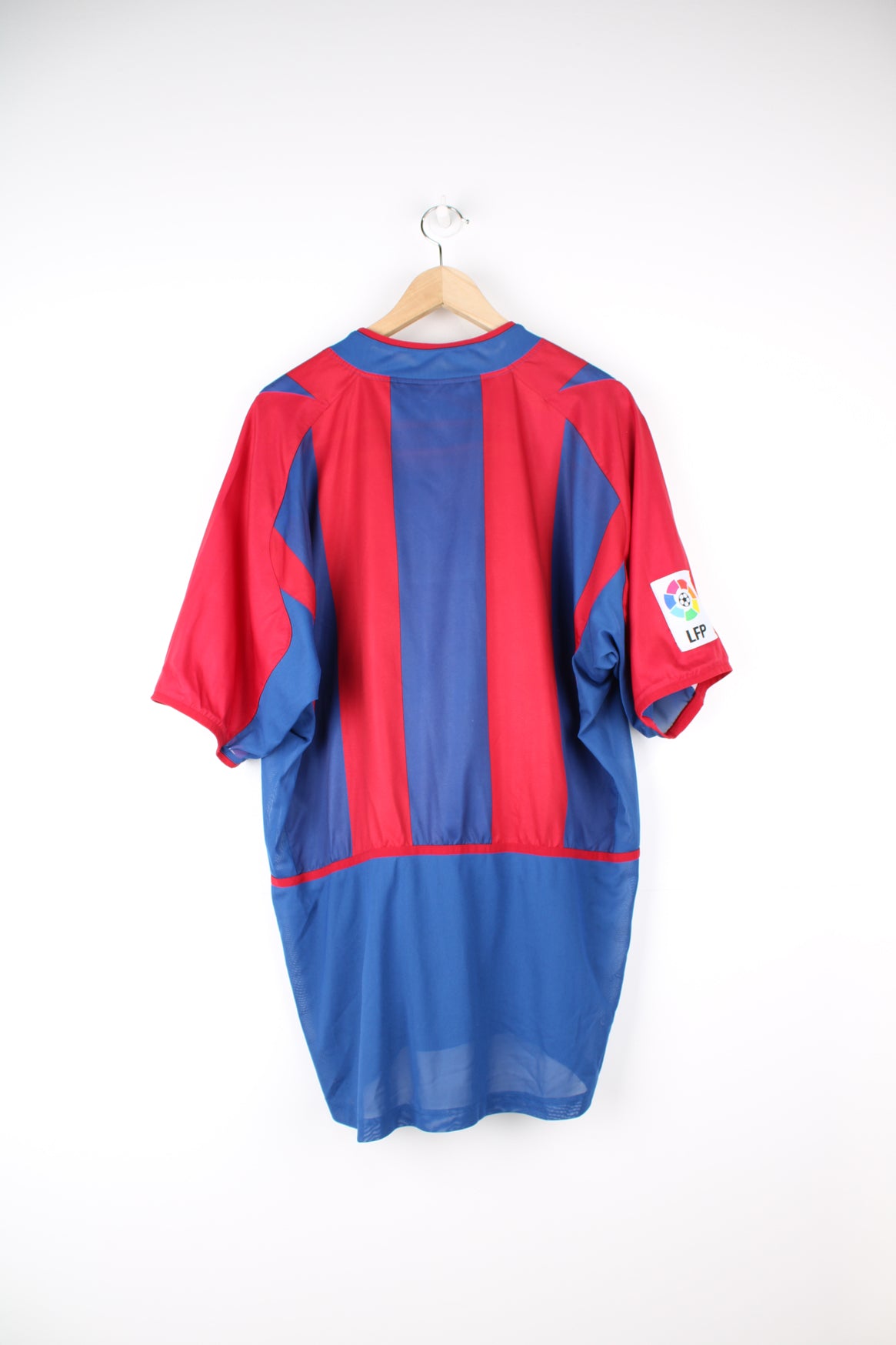 2002 - 03 Barcelona home football shirt with embroidered team badge on the chest. good condition Size in Label: Mens XL